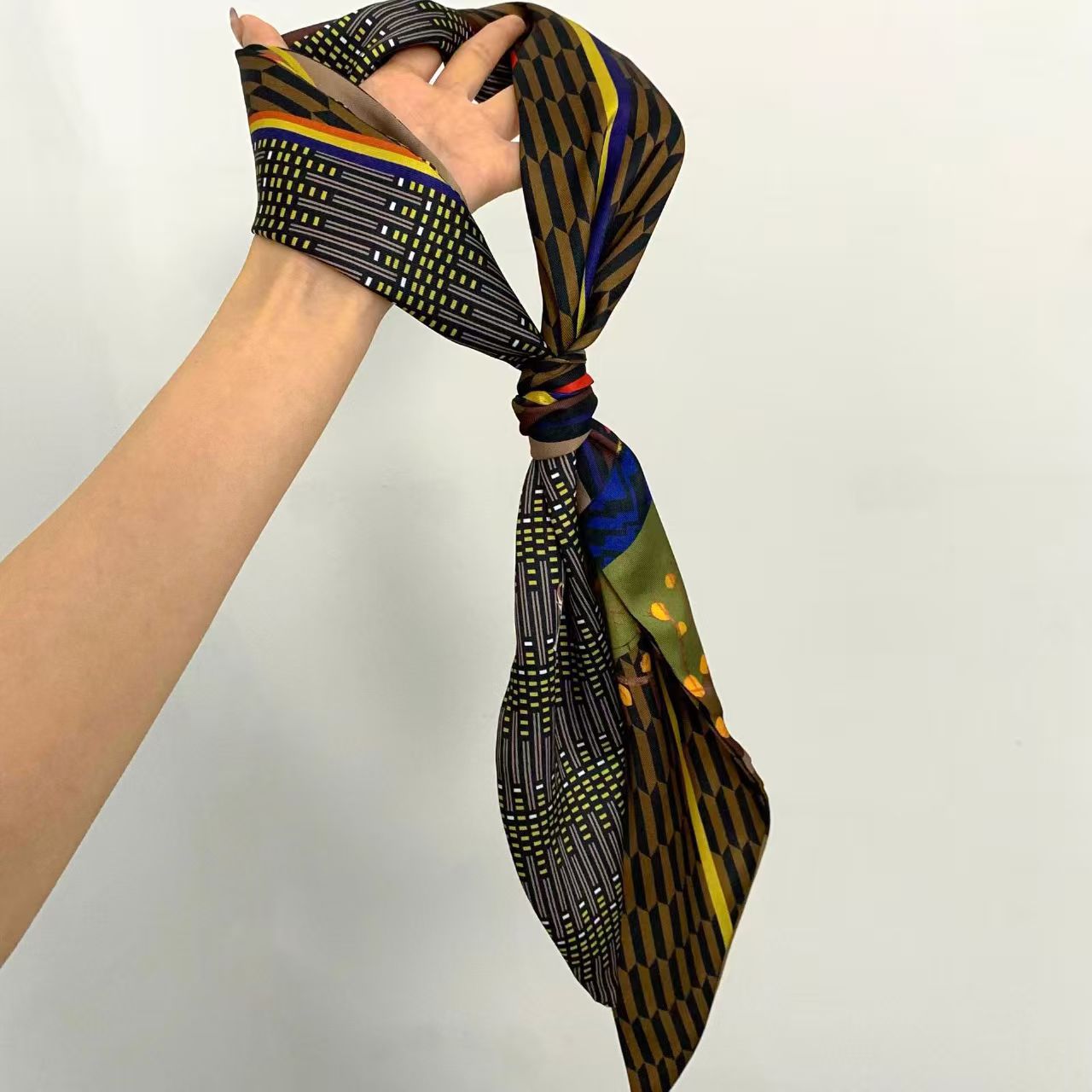Luxury Print Long Hair Ribbon  - огляд і ціна Face Scarf Mask