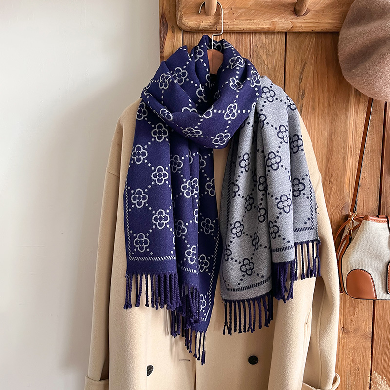 Brands Jacquard Design Winter  - огляд і ціна Woven Scarf Blanket